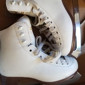 Girls ice skates. Jackson Artiste size 12.5